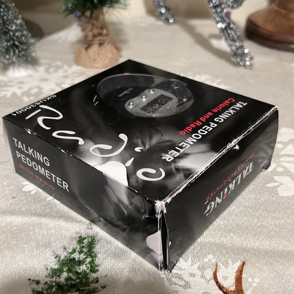 Talking pedometer calorie and radio Sku830001 - Picture 4 of 6